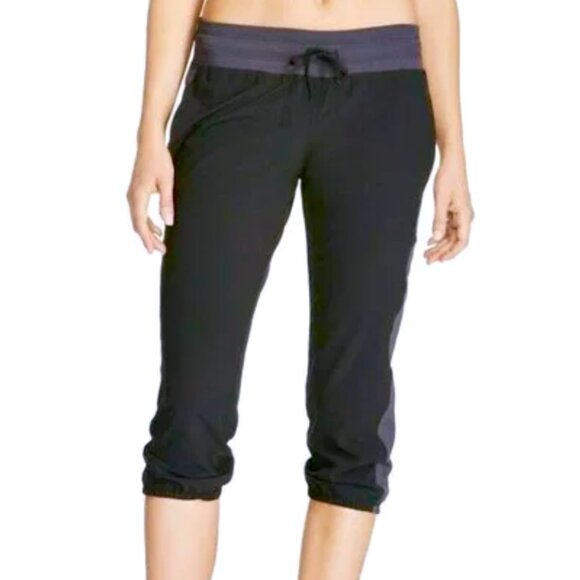 C9 BY CHAMPION Semi Fitted Drawstring Capri Pant Black Gray Colorblock Active L - Picture 1 of 15